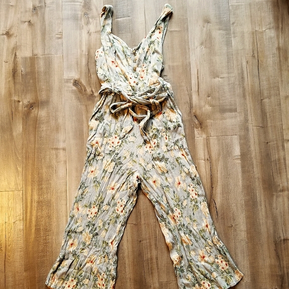 American Eagle belted jumpsuit/romper, Women's Size M - Picture 2 of 3